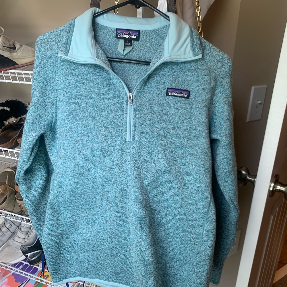 Blue women’s size m Patagonia pullover
